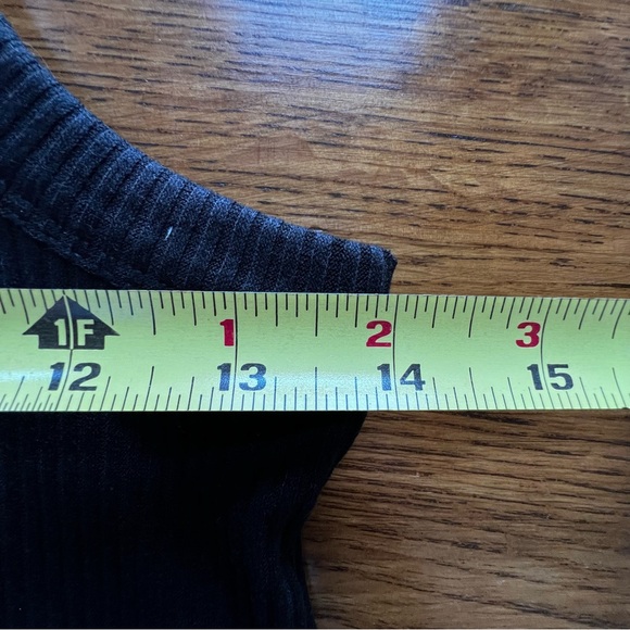 ⭐️ NWOT Savage X Fenty Xssential Heavy Ribbed Cropped Logo Black Tank SZ MEDIUM - Picture 11 of 13